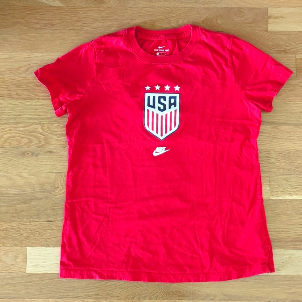 Nike USA Women's National Team Medium Shirt